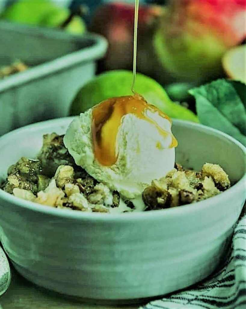 Pear Crisp with Vanilla Ice cream