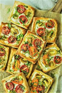 tomato-tarts-with-puff-pastry-veg-tomato-basil-tarts